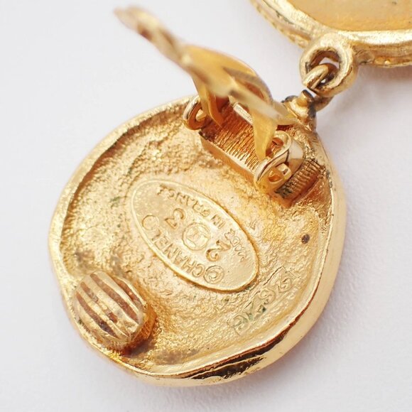 CHANEL Logo Lion Drop Earrings 23 Clip-On Gold France Vintage 82KB357 - Picture 12 of 12